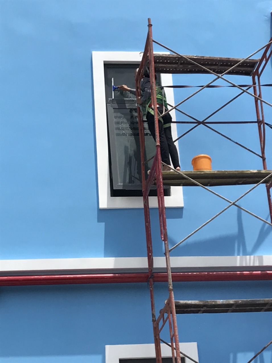 Lau kính alu bảng hiệu