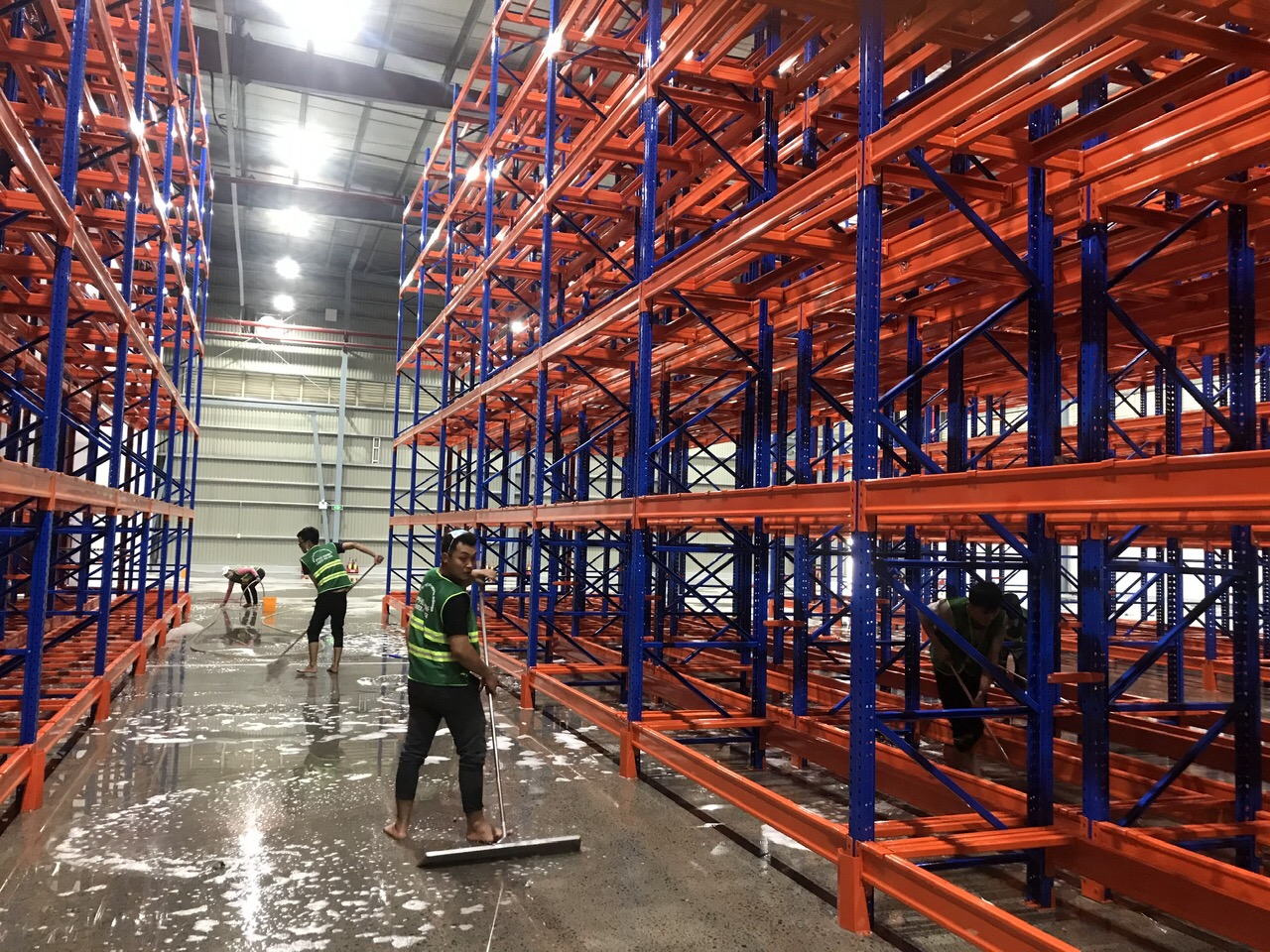 Tổng vệ sinh nhà cửa đón Tết